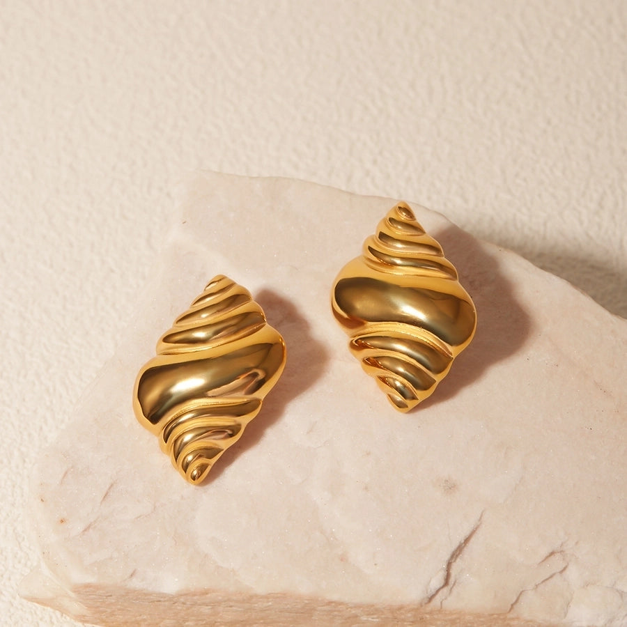 She Shell Croissant Earrings